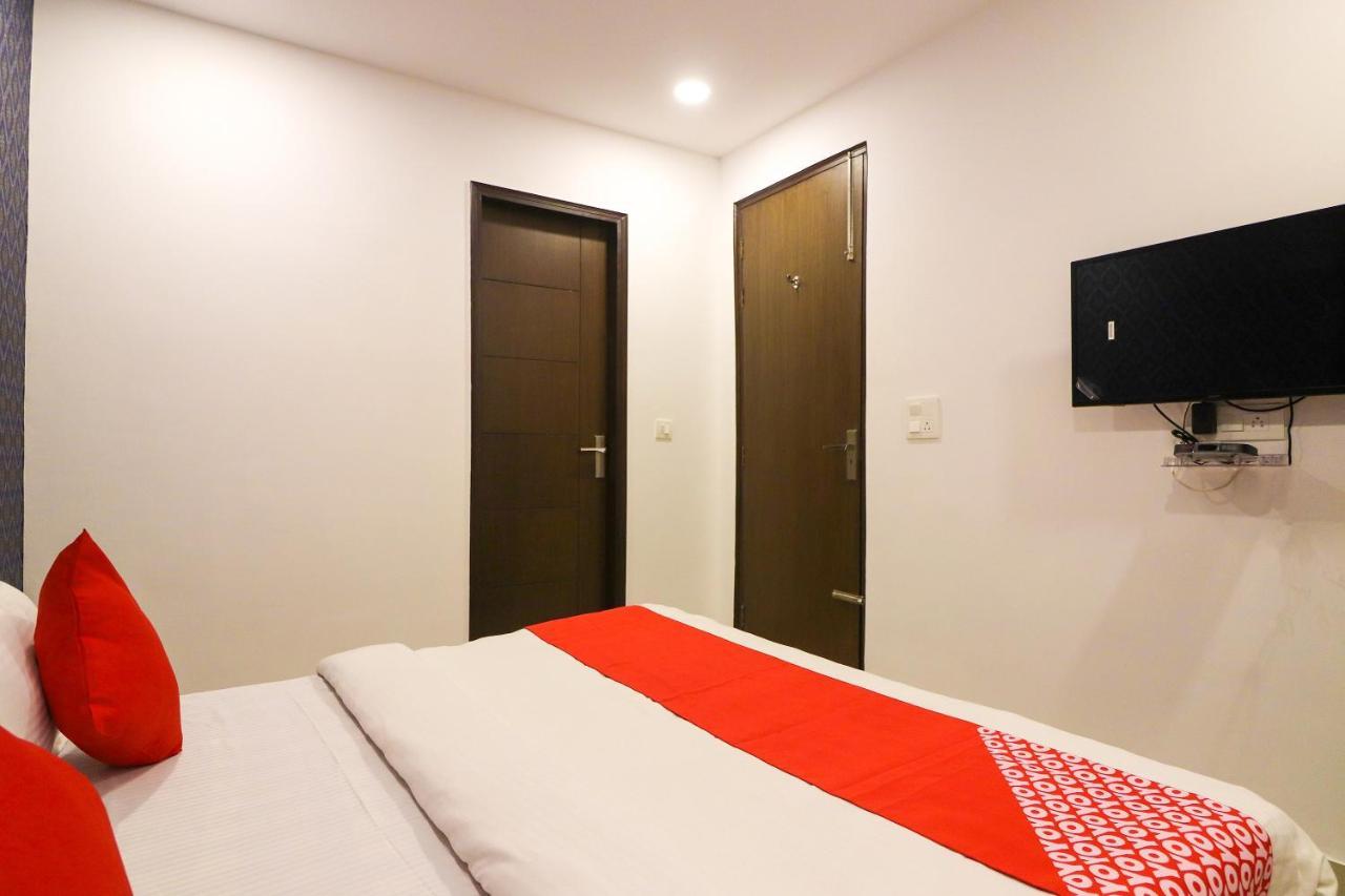Oyo 63841 White Orchid Hotel Indraprast Exterior photo